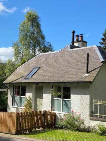 Cobbler'S Cottage At Kindrochet, Strathtay Pitlochry Exteriör bild